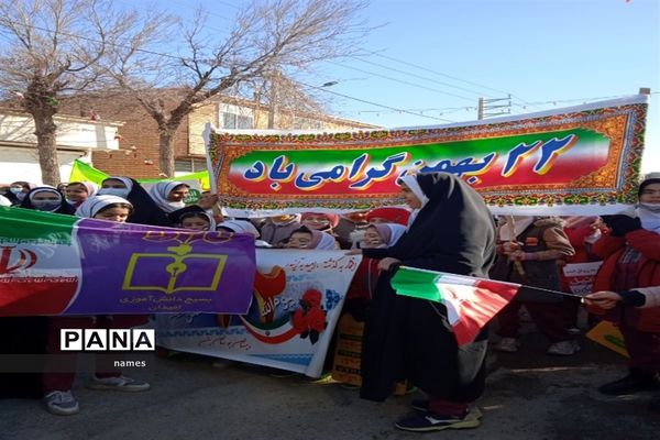حضور مردم شهرستان بن در راهپیمایی ۲۲بهمن