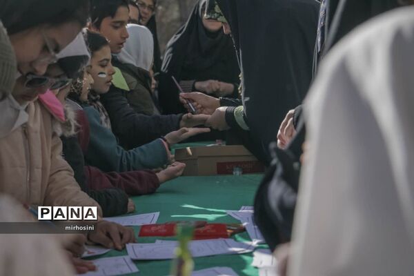 راهپیمایی با شکوه یوم الله ۲۲ بهمن در شهرستان ابرکوه