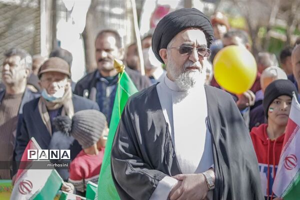 راهپیمایی با شکوه یوم الله ۲۲ بهمن در شهرستان ابرکوه