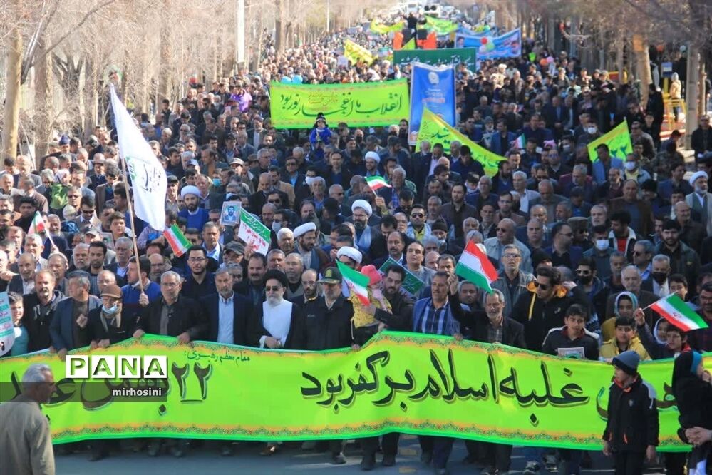 راهپیمایی با شکوه یوم الله ۲۲ بهمن در شهرستان ابرکوه