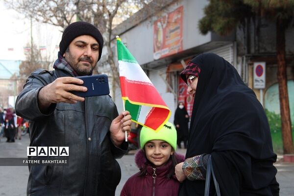 راهپیمایی باشکوه 22 بهمن در ناحیه یک شهرری