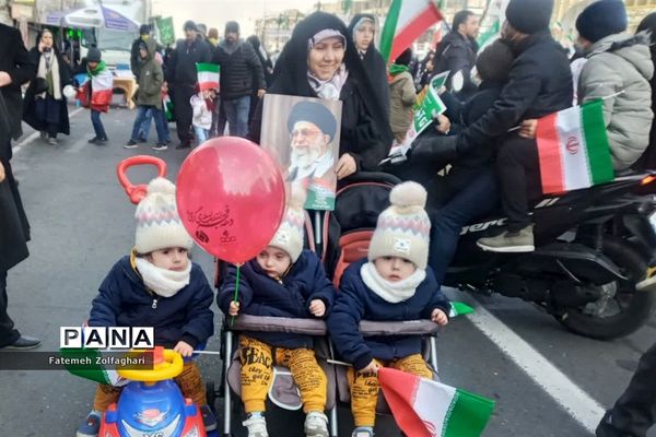 حضور پرشور مردم در جشن چهل و چهارمین سالگرد انقلاب اسلامی ایران