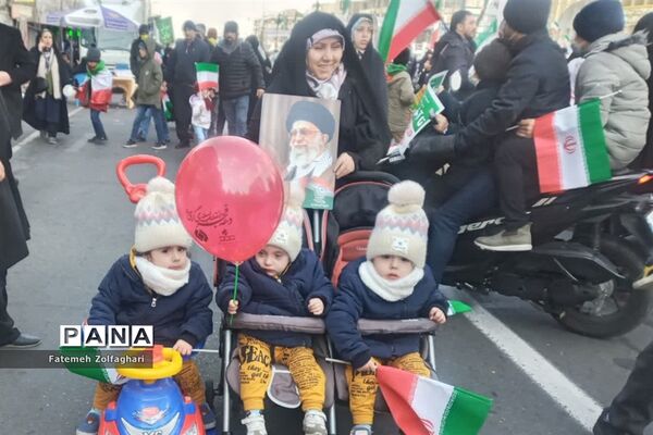 حضور پرشور مردم در جشن چهل و چهارمین سالگرد انقلاب اسلامی ایران