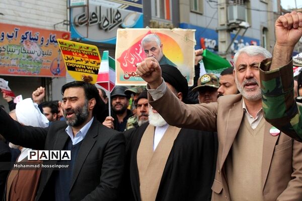 حضور پرشور مردم بهارستانی در راهپیمایی ۲۲ بهمن