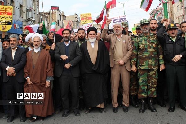 حضور پرشور مردم بهارستانی در راهپیمایی ۲۲ بهمن