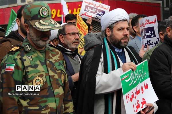 حضور پرشور مردم بهارستانی در راهپیمایی ۲۲ بهمن