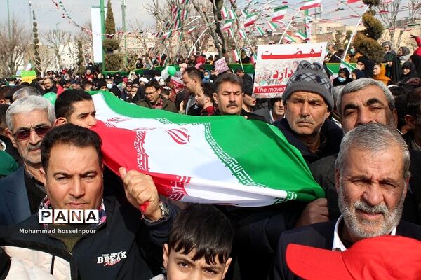 حضور پرشور مردم بهارستانی در راهپیمایی ۲۲ بهمن