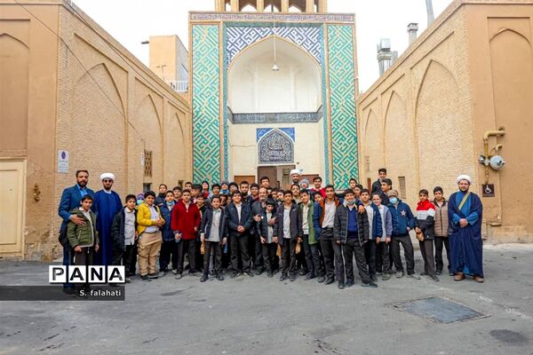 در پیچ و خم تاریخ انقلاب مردم یزد