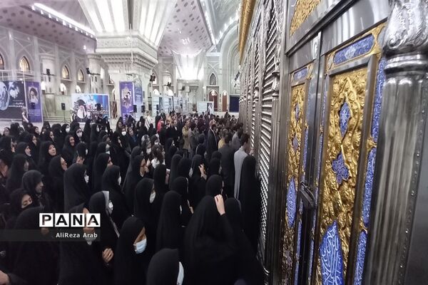 تجدید میثاق جمعی از کارمنداران اداره استثنایی استان تهران با امام راحل(ع)
