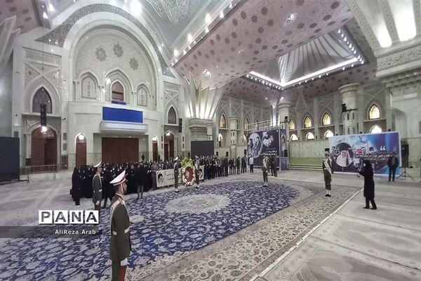 تجدید میثاق جمعی از کارمنداران اداره استثنایی استان تهران با امام راحل(ع)