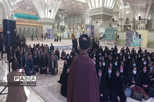 تجدید میثاق جمعی از کارمنداران اداره استثنایی استان تهران با امام راحل(ع)