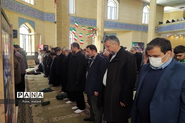 ارائه خدمات به نمازگزاران در نمازجمعه ملارد