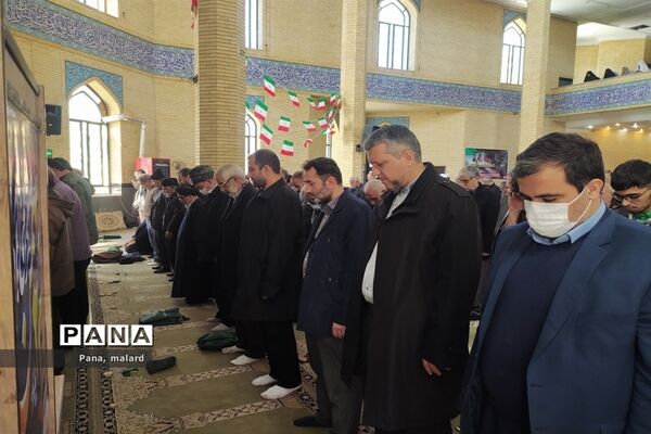 ارائه خدمات به نمازگزاران در نمازجمعه ملارد
