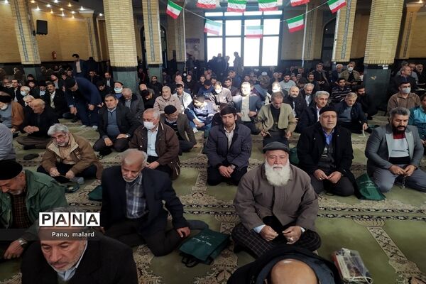 ارائه خدمات به نمازگزاران در نمازجمعه ملارد