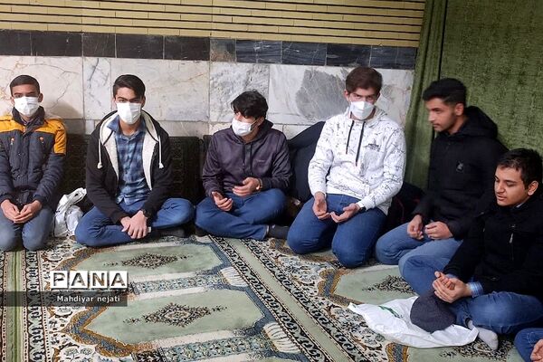 شرکت فعال دانش‌آموزان مدرسه شهید بهشتی رودهن در نماز جمعه