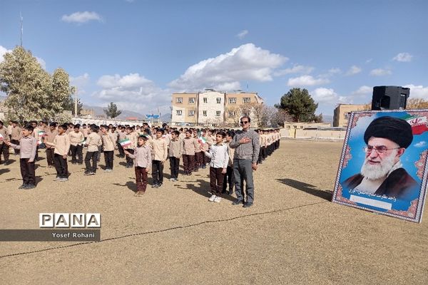 سرود همگانی دانش‌آموزان دبیرستان پسرانه فرهنگ کاشمر