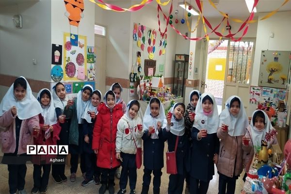 برگزاری  جشن ۴۴ سالگی انقلاب در دبستان فیروزه منطقه ۱۳
