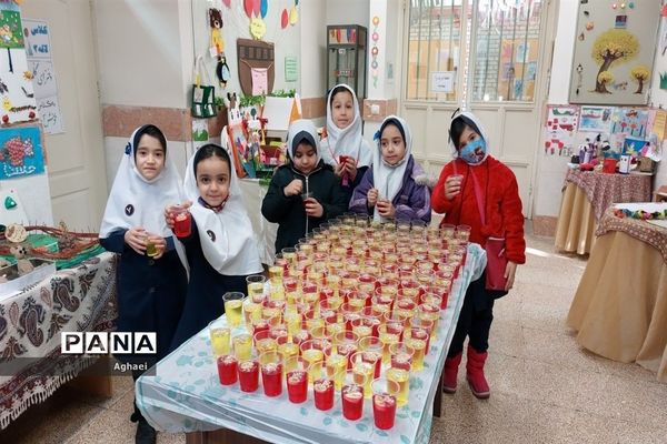 برگزاری  جشن ۴۴ سالگی انقلاب در دبستان فیروزه منطقه ۱۳
