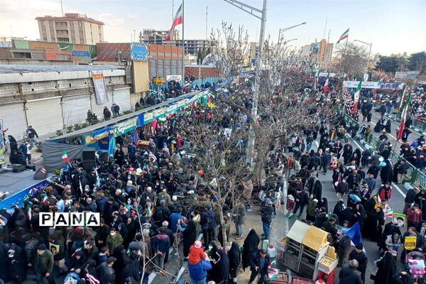 حضور باشکوه در راهپیمایی ۲۲ بهمن در تهران