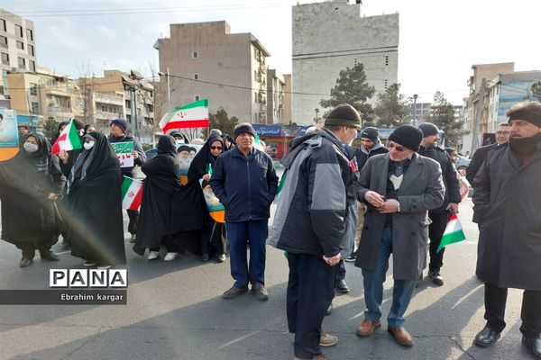 حضور باشکوه در راهپیمایی ۲۲ بهمن در تهران