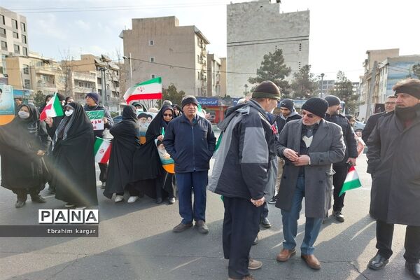 حضور باشکوه در راهپیمایی ۲۲ بهمن در تهران