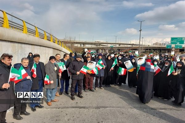 حضور باشکوه در راهپیمایی ۲۲ بهمن در تهران