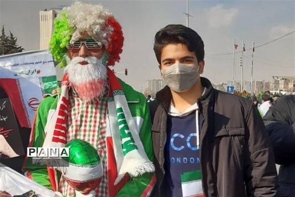 حضور باشکوه در راهپیمایی ۲۲ بهمن در تهران