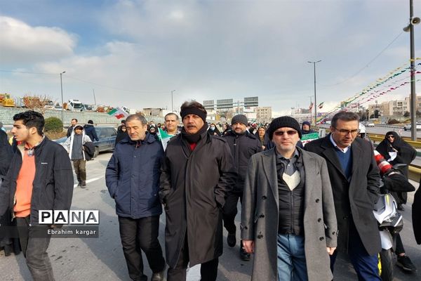 حضور باشکوه در راهپیمایی ۲۲ بهمن در تهران