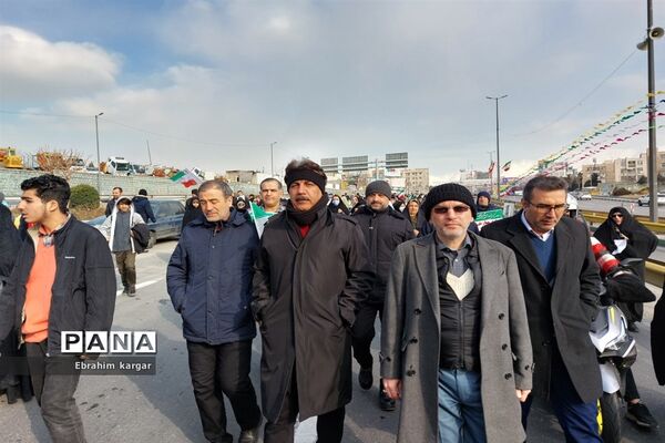 حضور باشکوه در راهپیمایی ۲۲ بهمن در تهران