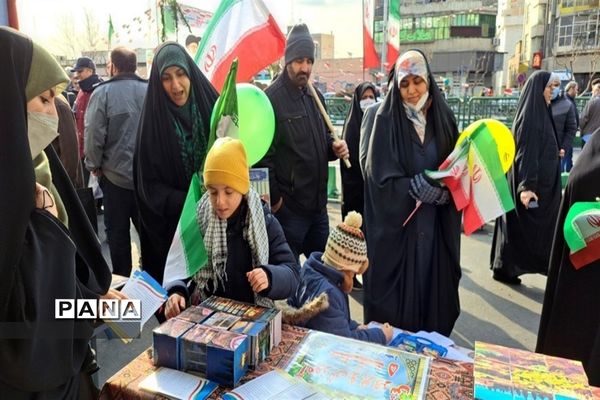 حضور باشکوه در راهپیمایی ۲۲ بهمن در تهران