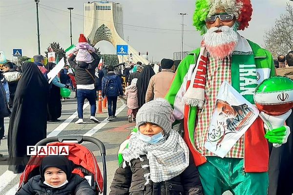 حضور باشکوه در راهپیمایی ۲۲ بهمن در تهران
