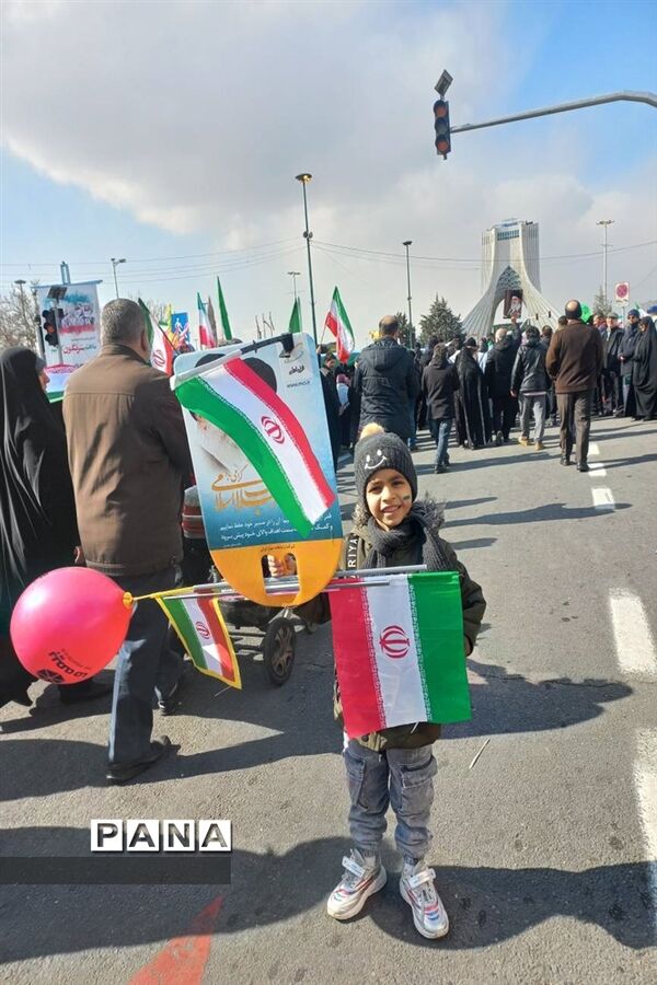 حضور باشکوه در راهپیمایی ۲۲ بهمن در تهران