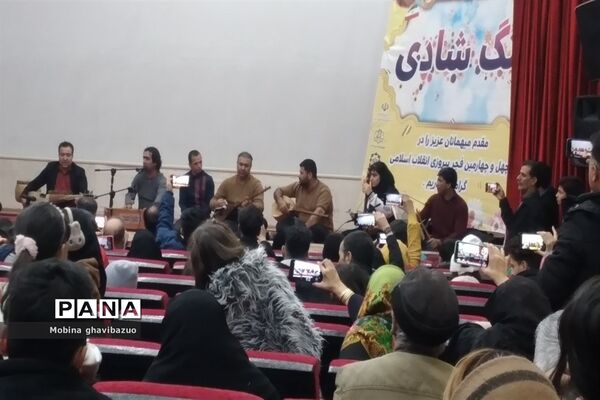 اجرای برنامه‌های طنز و متنوع بمناسبت سالگرد پیروزی انقلاب اسلامی، همزمان با شب ۲۲بهمن در تربت جام