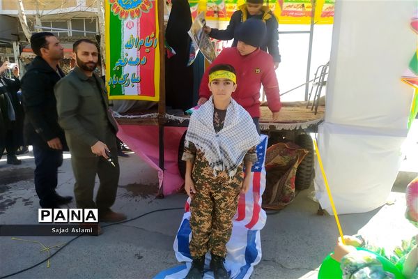 راهپیمایی باشکوه 22 بهمن در شهرستان اقلید