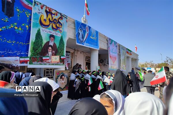 ۲۲بهمن ماه روز استقلال و آزادی ملت ایران است