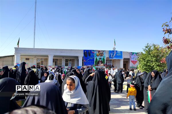 ۲۲بهمن ماه روز استقلال و آزادی ملت ایران است