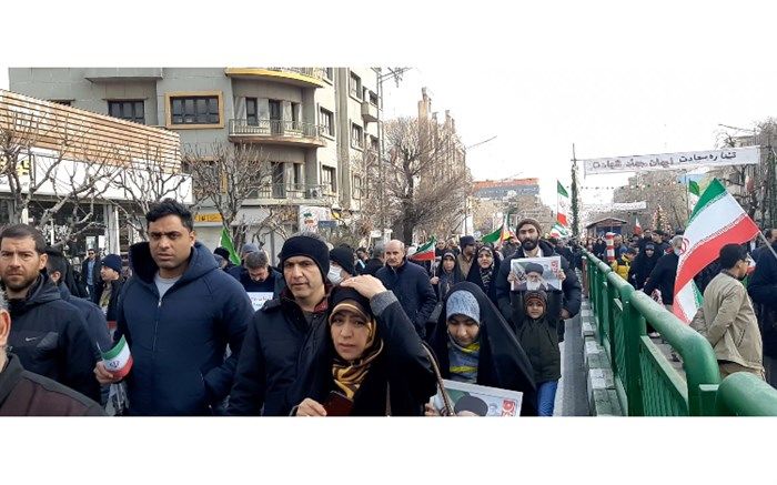 حضور پرشور مردم تهران در راهپیمایی ۲۲ بهمن از آغازین ساعات صبح