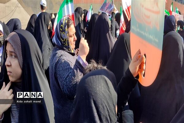 راهپیمایی با شکوه ۲۲ بهمن در شهرستان رباط‌کریم
