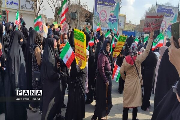 راهپیمایی با شکوه ۲۲ بهمن در شهرستان رباط‌کریم
