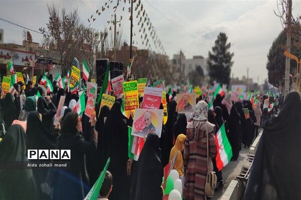 راهپیمایی با شکوه ۲۲ بهمن در شهرستان رباط‌کریم