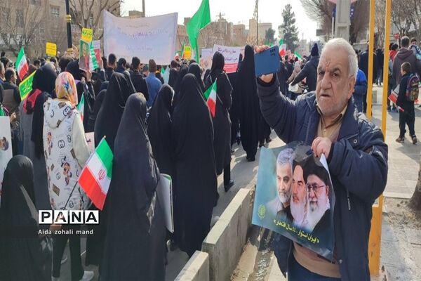 راهپیمایی با شکوه ۲۲ بهمن در شهرستان رباط‌کریم
