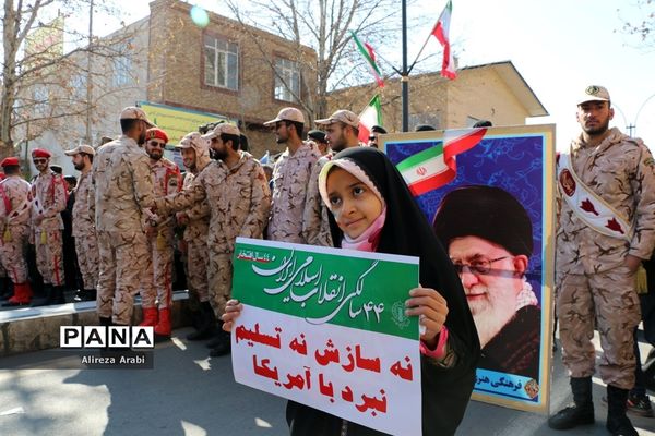 اقتدار باشکوه مردم کاشمر در راهپیمایی ۲۲ بهمن