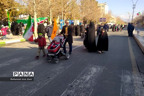 اقتدار باشکوه مردم کاشمر در راهپیمایی ۲۲ بهمن