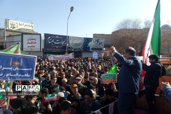 اقتدار باشکوه مردم کاشمر در راهپیمایی ۲۲ بهمن