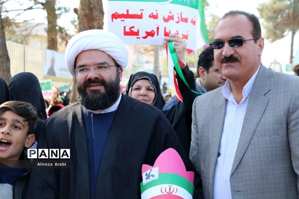 اقتدار باشکوه مردم کاشمر در راهپیمایی ۲۲ بهمن