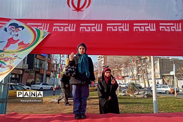 حضور پرشور مردم شهرستان ورامین در یوم‌الله 22بهمن