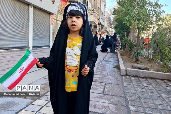 این همه لشکر آمده، به عشق رهبر آمده