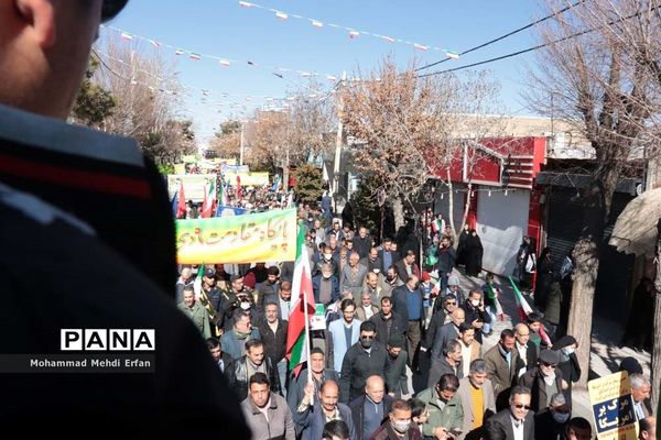 شکوه حضور مردم  آباده در راهپیمایی 22 بهمن ماه