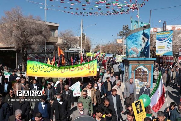 شکوه حضور مردم  آباده در راهپیمایی 22 بهمن ماه