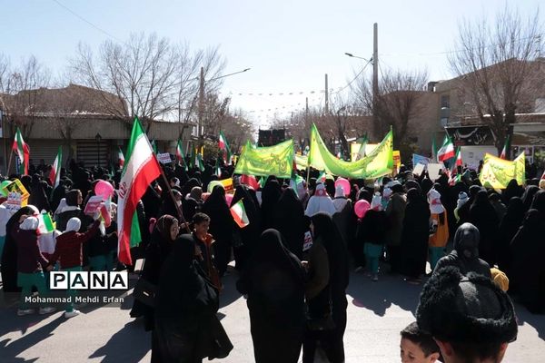 شکوه حضور مردم  آباده در راهپیمایی 22 بهمن ماه